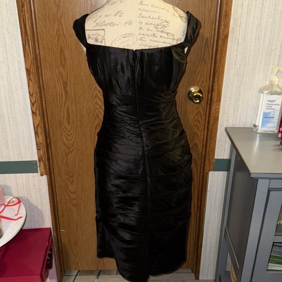 Women’s Bill Levkoff Dress - Picture 2 of 3